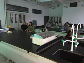 動(dòng)物科技學(xué)院家禽生產(chǎn)教研室教師深入企業(yè)開展技術(shù)服務(wù)，助力產(chǎn)業(yè)高質(zhì)量發(fā)展