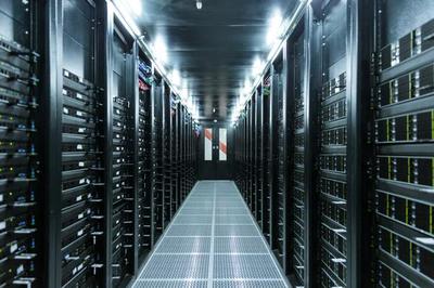 數(shù)據(jù)中心核心設(shè)備詳解 支撐計(jì)算機(jī)數(shù)據(jù)處理與存儲(chǔ)服務(wù)的關(guān)鍵基礎(chǔ)設(shè)施